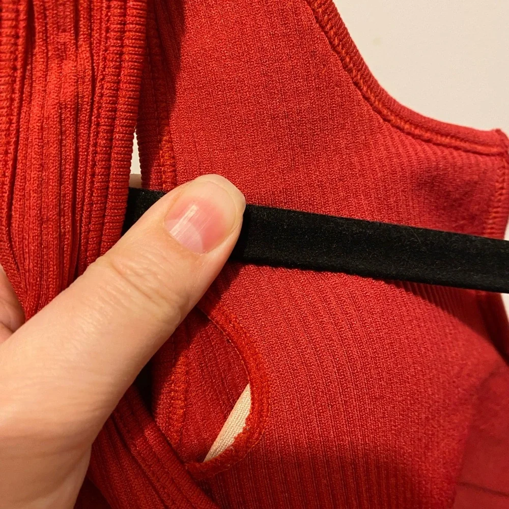 Red Ribbed Crop Top - Picture 4 of 4